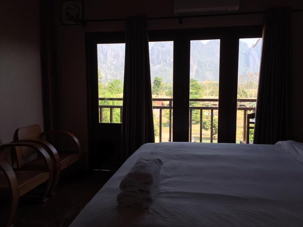Happy River View Hotel Vang Vieng Exteriör bild