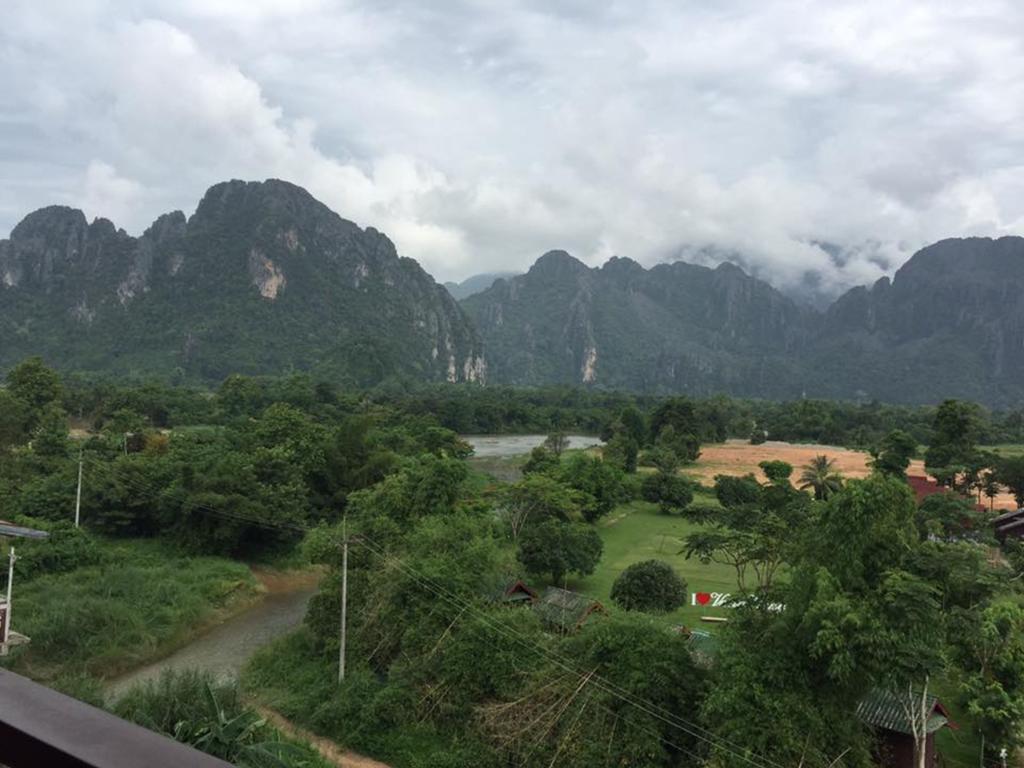 Happy River View Hotel Vang Vieng Exteriör bild