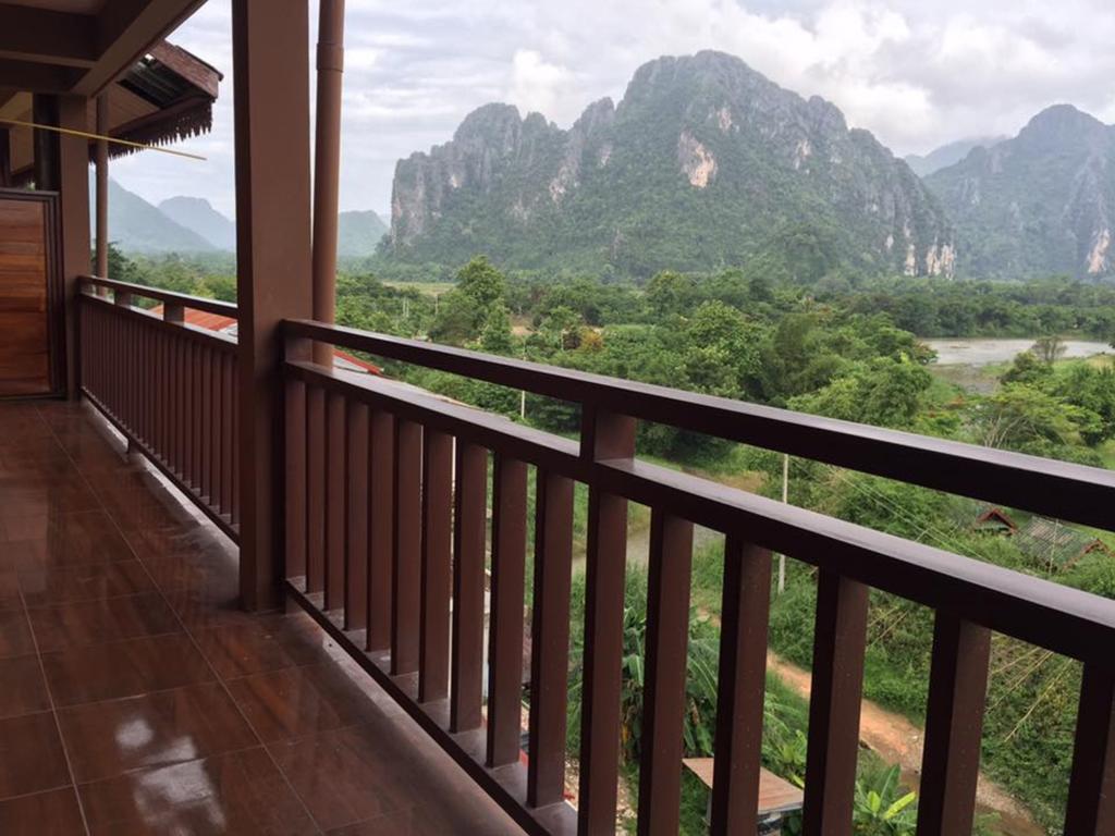 Happy River View Hotel Vang Vieng Exteriör bild