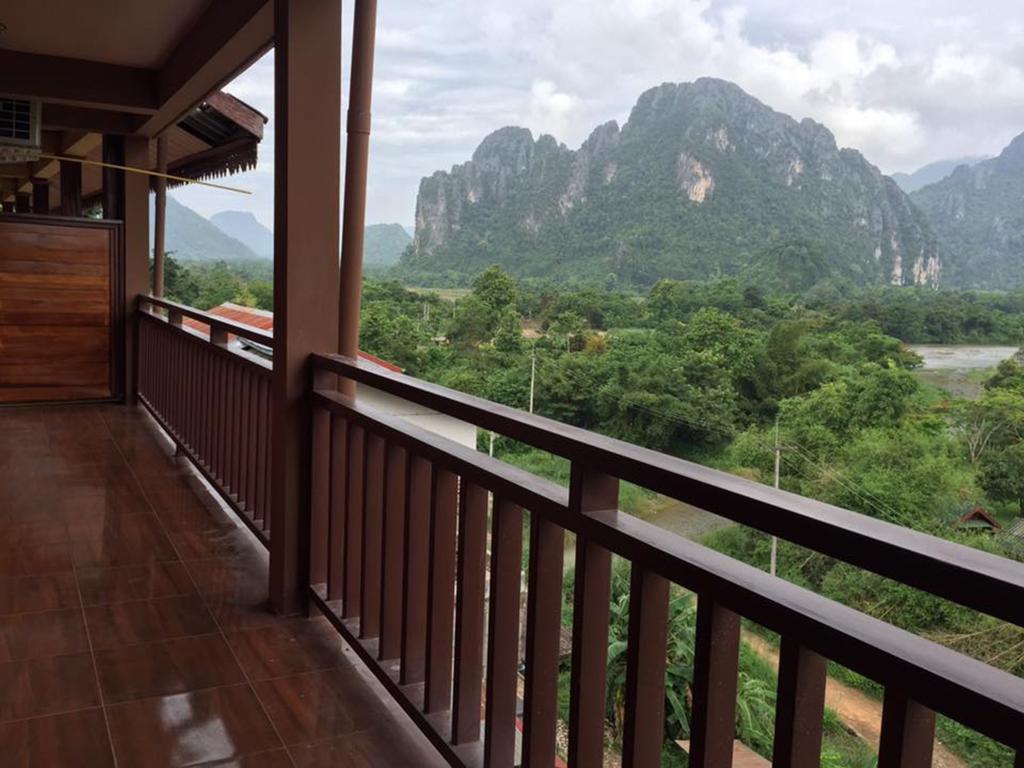 Happy River View Hotel Vang Vieng Exteriör bild