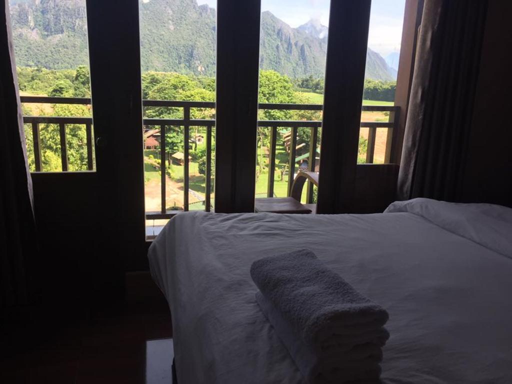 Happy River View Hotel Vang Vieng Exteriör bild