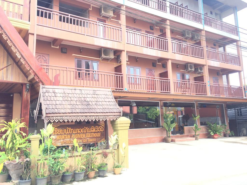 Happy River View Hotel Vang Vieng Exteriör bild