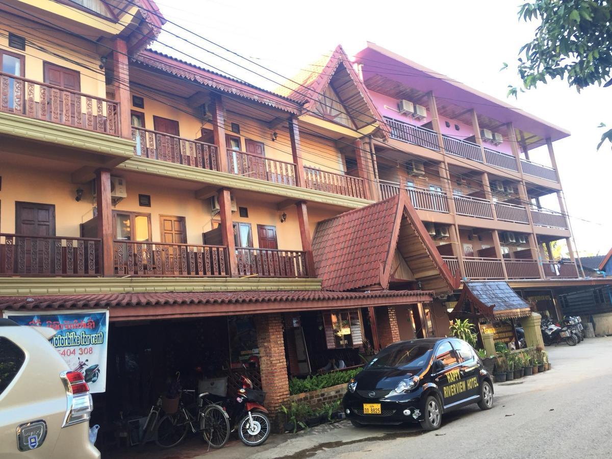 Happy River View Hotel Vang Vieng Exteriör bild