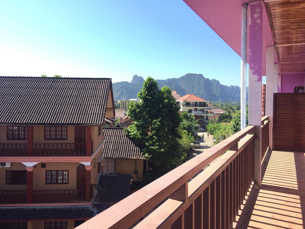Happy River View Hotel Vang Vieng Exteriör bild